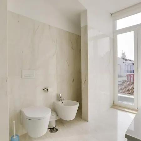 Central Penthouse With Rooftop & 360º View Лиссабон