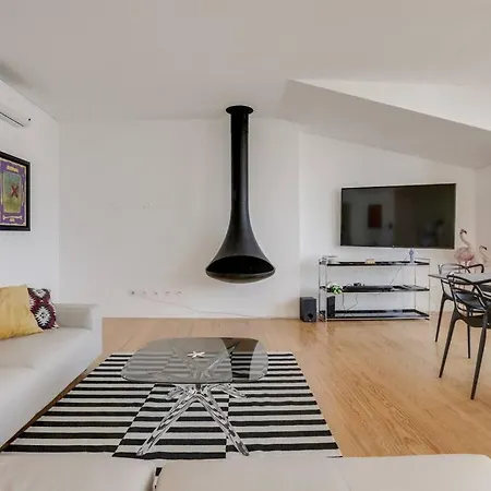 Central Penthouse With Rooftop & 360º View Apartment *